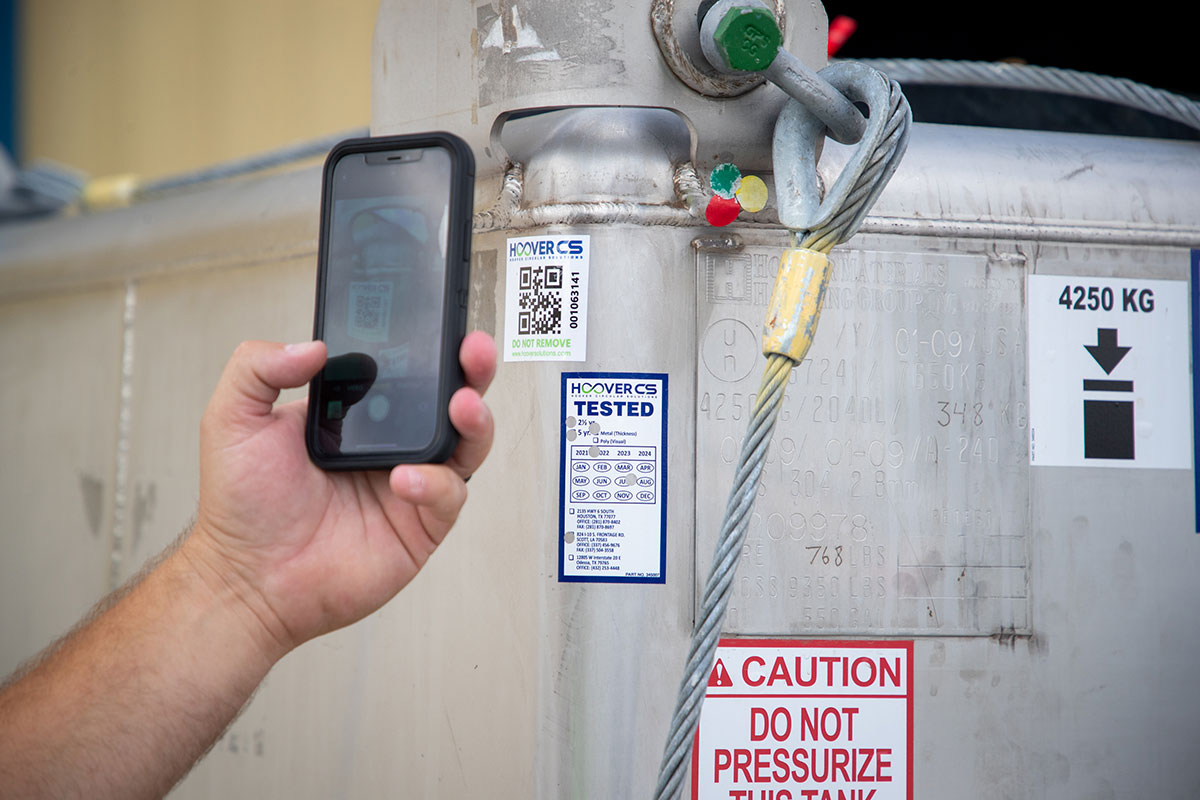 pic-asset-visibility-for-chemical-ibc-totes Scanning IBC Totes for Asset Management and Fleet Visibility